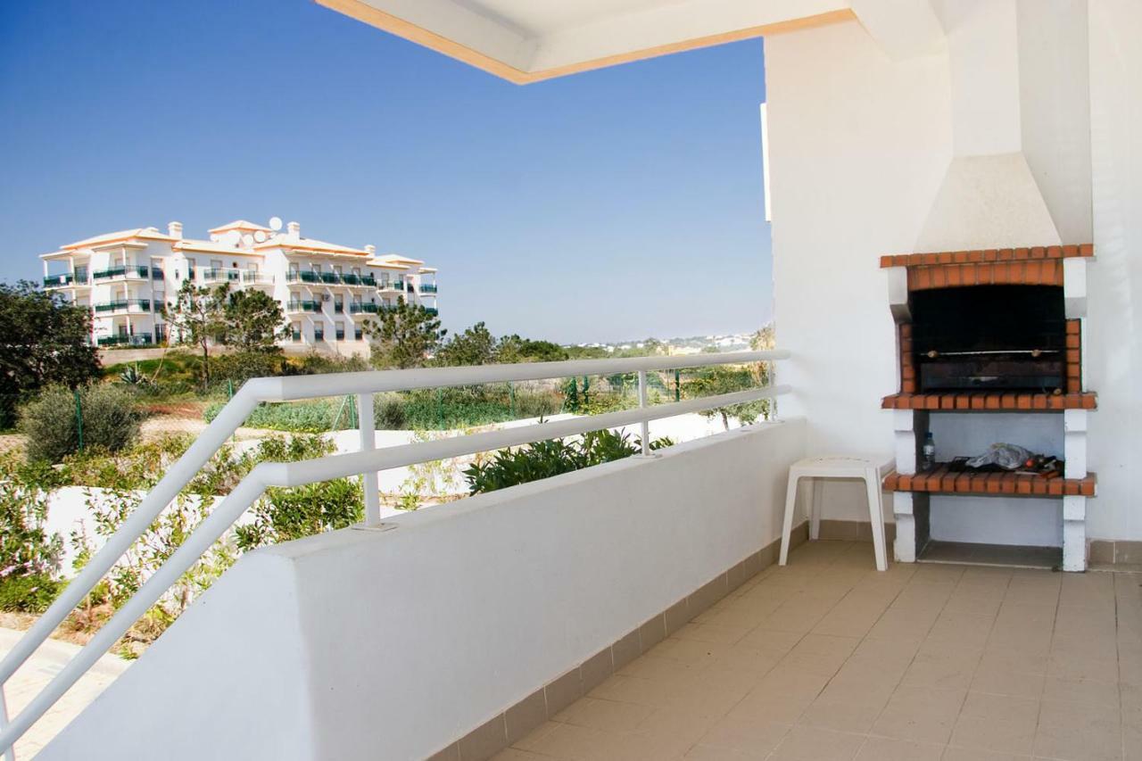 אלבופיירה Os Apartamentos A Ramos Na Praia Da Gale Estao Inserido Em Condominio Com Piscina, Fica Apenas A 350 Metros Da Praia Da Gale - Apartamentos Com Ar Condicionado Tanto Nos Quartos Como Na Sala, Smart Tv Com Prime Video E Cozinha Completa מראה חיצוני תמונה