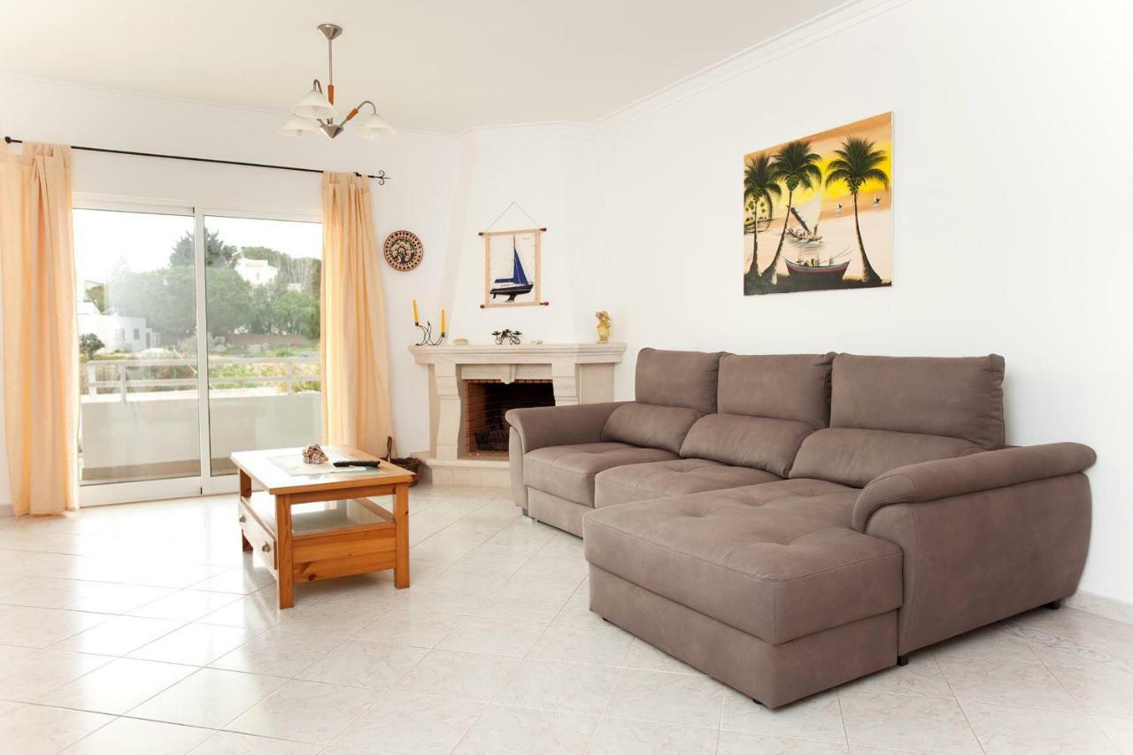 אלבופיירה Os Apartamentos A Ramos Na Praia Da Gale Estao Inserido Em Condominio Com Piscina, Fica Apenas A 350 Metros Da Praia Da Gale - Apartamentos Com Ar Condicionado Tanto Nos Quartos Como Na Sala, Smart Tv Com Prime Video E Cozinha Completa מראה חיצוני תמונה