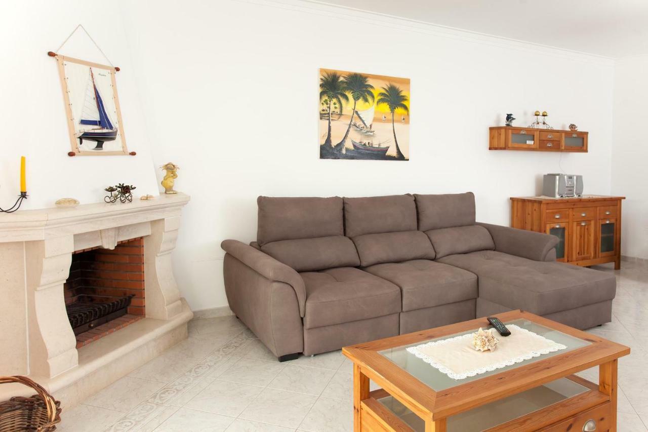אלבופיירה Os Apartamentos A Ramos Na Praia Da Gale Estao Inserido Em Condominio Com Piscina, Fica Apenas A 350 Metros Da Praia Da Gale - Apartamentos Com Ar Condicionado Tanto Nos Quartos Como Na Sala, Smart Tv Com Prime Video E Cozinha Completa מראה חיצוני תמונה