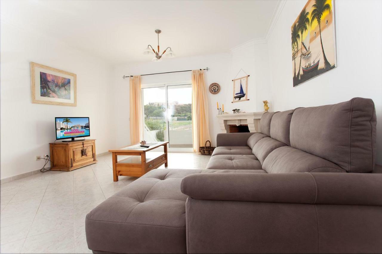 אלבופיירה Os Apartamentos A Ramos Na Praia Da Gale Estao Inserido Em Condominio Com Piscina, Fica Apenas A 350 Metros Da Praia Da Gale - Apartamentos Com Ar Condicionado Tanto Nos Quartos Como Na Sala, Smart Tv Com Prime Video E Cozinha Completa מראה חיצוני תמונה