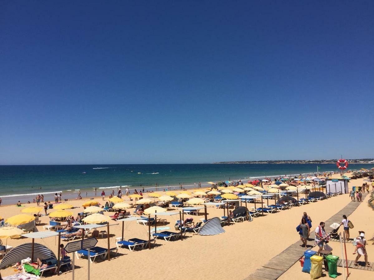 אלבופיירה Os Apartamentos A Ramos Na Praia Da Gale Estao Inserido Em Condominio Com Piscina, Fica Apenas A 350 Metros Da Praia Da Gale - Apartamentos Com Ar Condicionado Tanto Nos Quartos Como Na Sala, Smart Tv Com Prime Video E Cozinha Completa מראה חיצוני תמונה